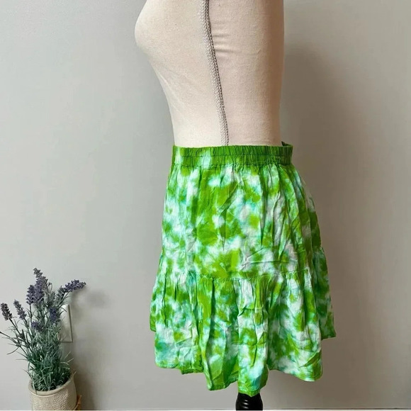 Raga Gypsy Festival Green Tie Dye Mini Skirt M Boho Flowy Rayon Summer Vacation - Picture 7 of 9